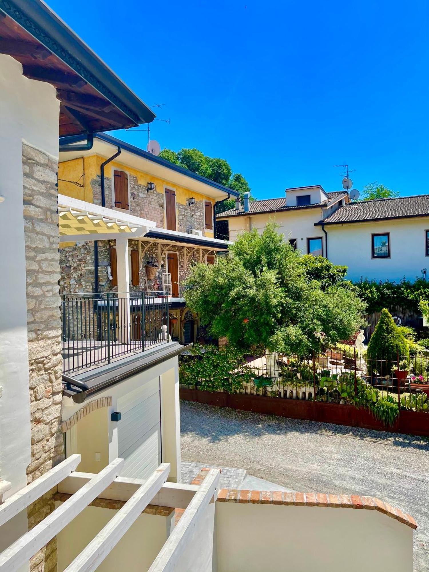 Dimora Di Charme Rooms & Apartments Peschiera del Garda Exterior photo